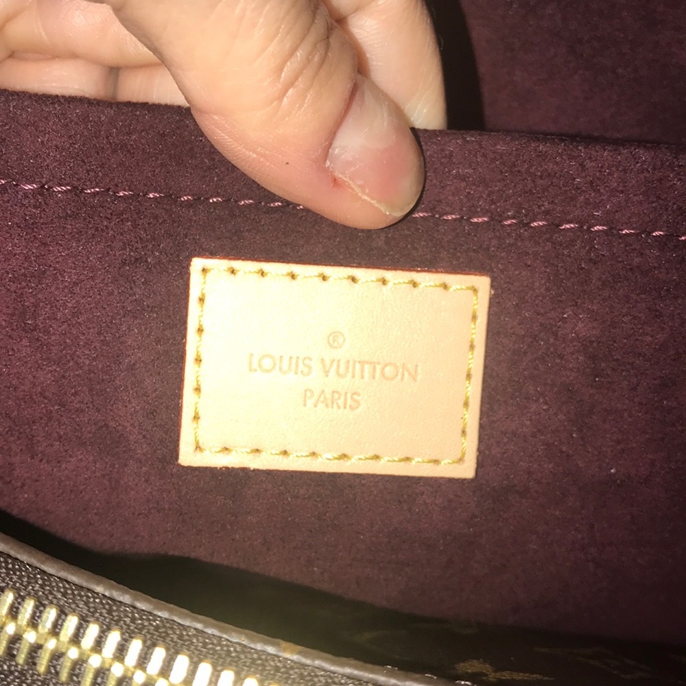 Louis Vuitton Montaigne bag - Picture 5 of 8